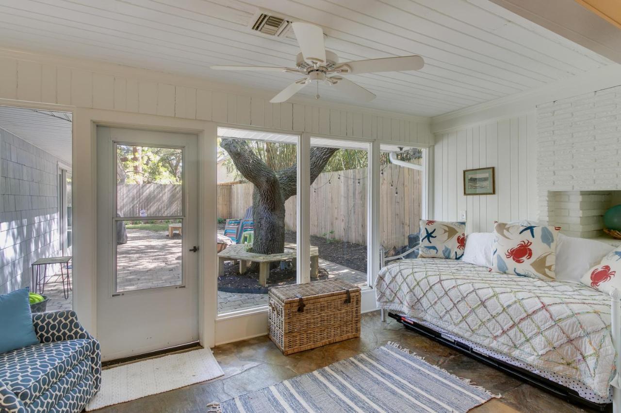 Spacious St Simons Island Vacation Rental With Pool! St. Simons Island Exterior photo
